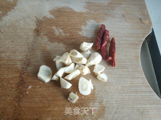 黄豆芽炒粉的做法步骤：7
