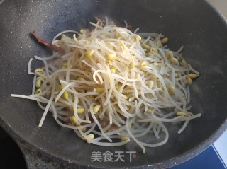 黄豆芽炒粉的做法步骤：10