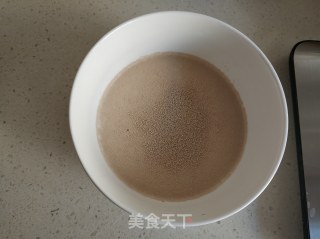 豆沙花朵面包的做法步骤：1