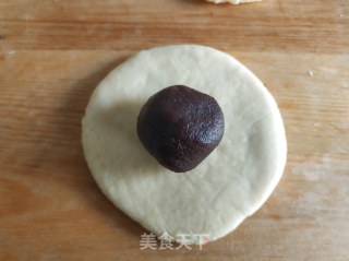 豆沙花朵面包的做法步骤：14