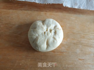 豆沙花朵面包的做法步骤：15