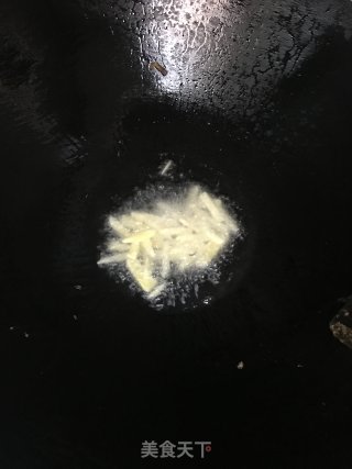 爆炒花甲肉的做法步骤：4