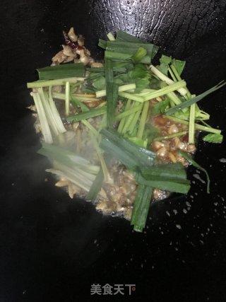 爆炒花甲肉的做法步骤：7