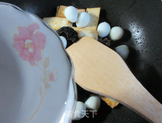 黑木耳鹌鹑蛋烧老豆腐的做法步骤：5
