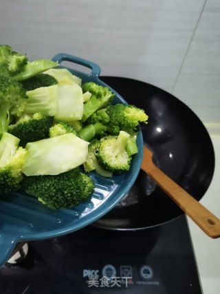 火腿西兰花的做法步骤：5