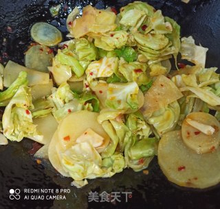 炝炒土豆包菜的做法步骤：6