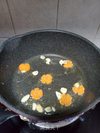 芹菜炒黑木耳的做法步骤：5