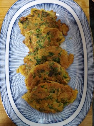 香菜虾皮蛋饼的做法步骤：10