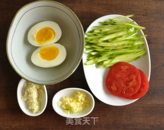 黄瓜荞麦面的做法步骤：1