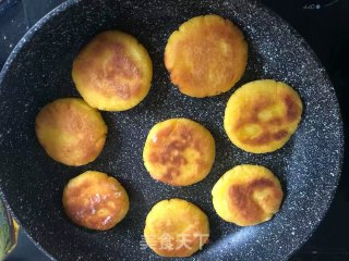 南瓜饼的做法步骤：8