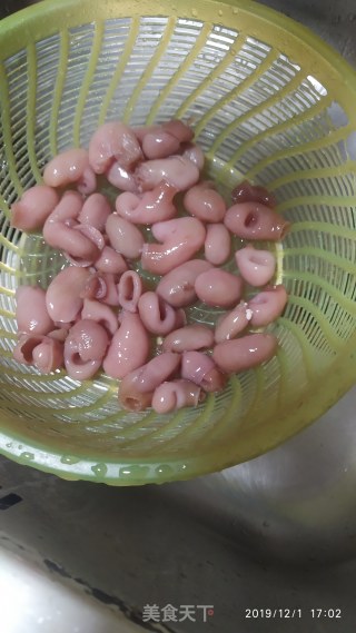 红扣鱼肚的做法步骤：1