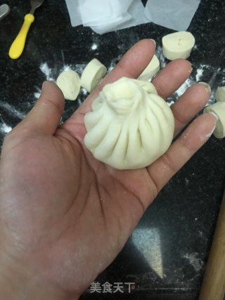 莲蓉包子的做法步骤：7