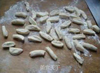 盐水方腿肉梅豆炒面疙瘩的做法步骤：7