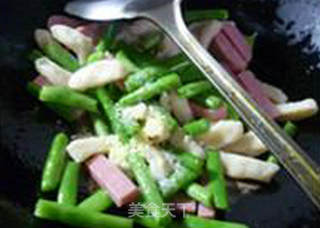 盐水方腿肉梅豆炒面疙瘩的做法步骤：11