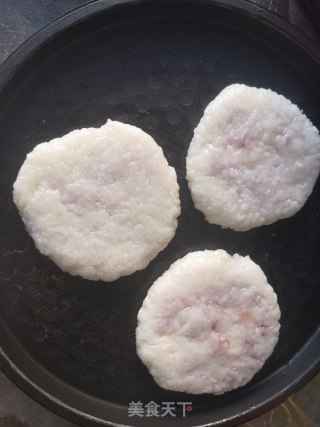 咸香糯米肉饼的做法步骤：10