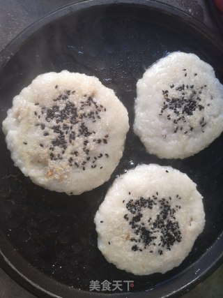 咸香糯米肉饼的做法步骤：11