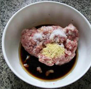 虾皮韭菜肉馅饺子的做法步骤：6