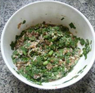 虾皮韭菜肉馅馅饼的做法步骤：1