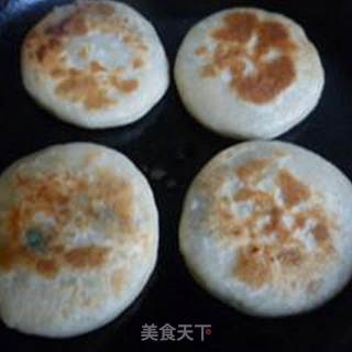 虾皮韭菜肉馅馅饼的做法步骤：8