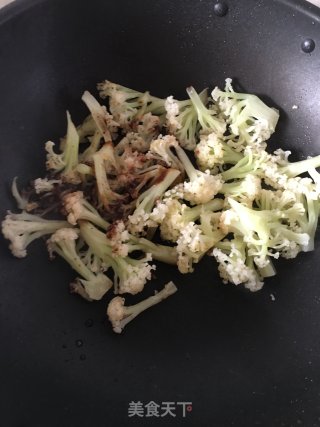 黑胡椒酱炒花菜的做法步骤：6