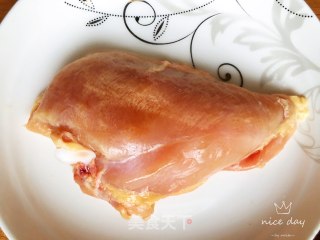 小炒鸡丁杏鲍菇的做法步骤：1