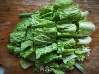 小白菜虾仁炖豆腐的做法步骤：2