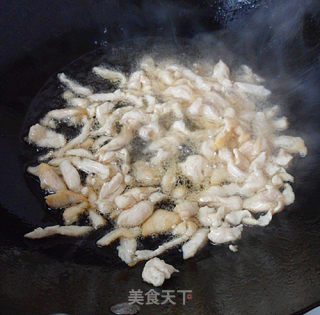 快手小炒——香菜胡萝卜炒鸡丝的做法步骤：4