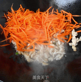 快手小炒——香菜胡萝卜炒鸡丝的做法步骤：6