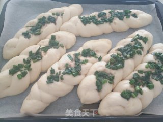 牛油香葱面包的做法步骤：9