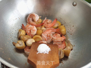 大虾烧板栗的做法步骤：8