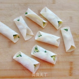 韭菜鸡蛋锅贴的做法步骤：7