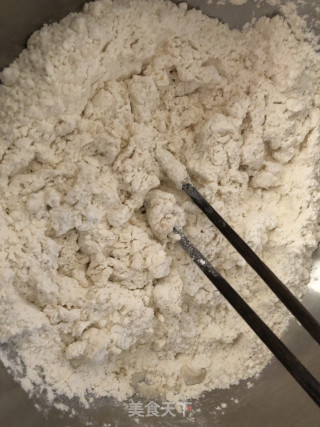 鲜虾披萨的做法步骤：1