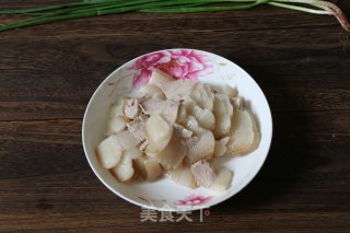 青椒炒回锅肉的做法步骤：1