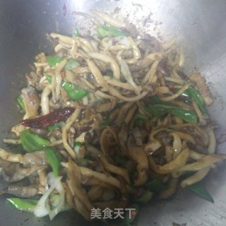 干煸蘑菇小炒的做法步骤：7