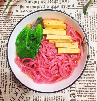 午餐肉青菜热汤面的做法步骤：11