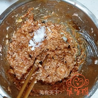 砂锅狮子头的做法步骤：4