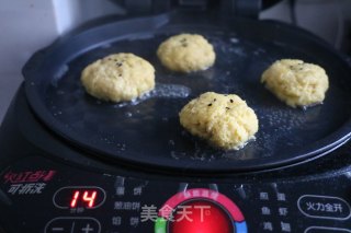 玉米饼的做法步骤：6