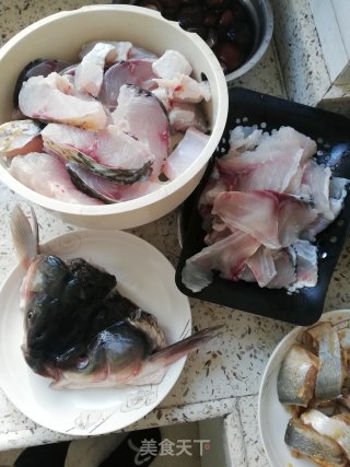 家常炸鱼块的做法步骤：1