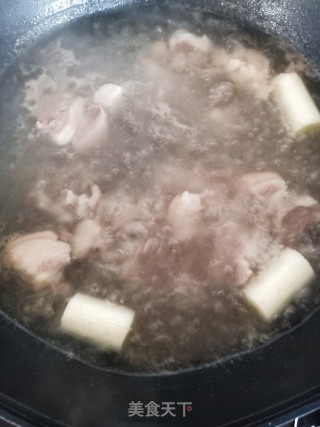 羊肉淮山汤的做法步骤：4