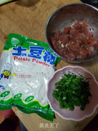 肉片土豆粉的做法步骤：1