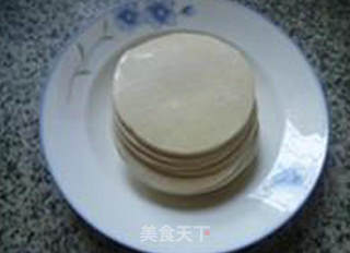 香干酸菜肉馅饺子的做法步骤：1