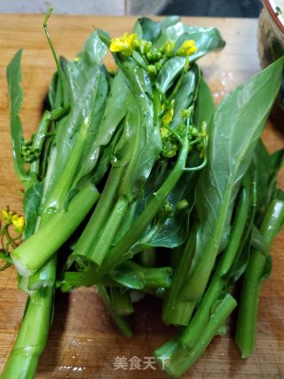肉片菜心煮红薯粉的做法步骤：3