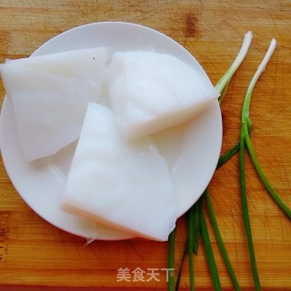 炒凉粉的做法步骤：1