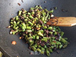 梅菜肉末无筋豆的做法步骤：17
