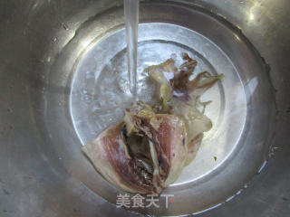 乌贼鲞炒莴笋的做法步骤：2