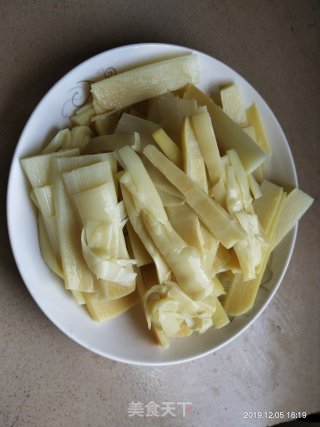 鸭肉炒竹笋的做法步骤：5