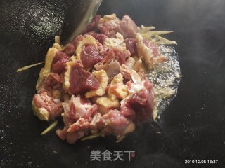 鸭肉炒竹笋的做法步骤：7