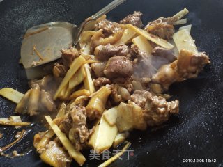 鸭肉炒竹笋的做法步骤：10