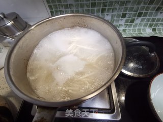 酱油肉末蔬菜面的做法步骤：12