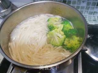 酱油肉末蔬菜面的做法步骤：16